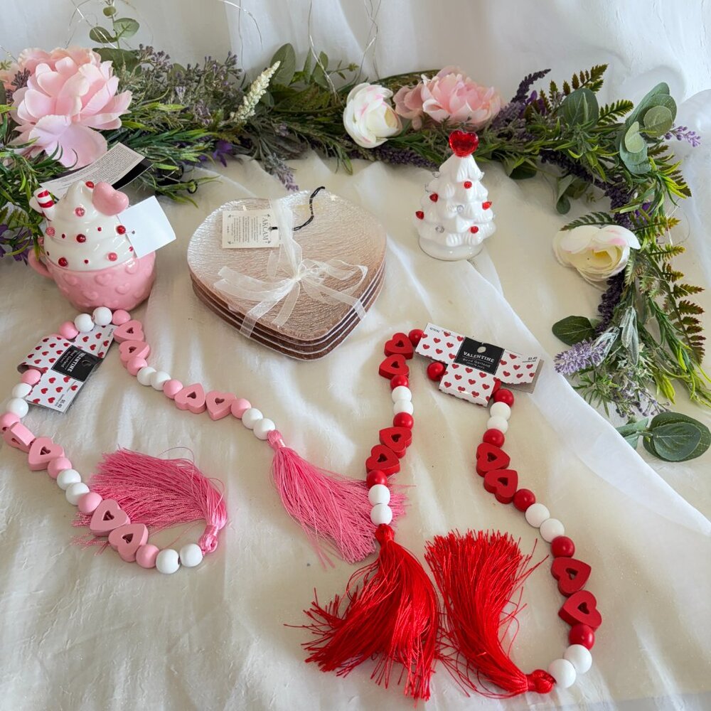 Brand New Pink Valentine Love Appetizer Heart Plates Set of 4 New - Picture 4 of 7